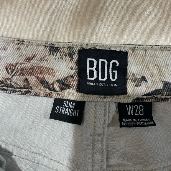 Urban forest design jeans size 28” - Picture 2 of 4